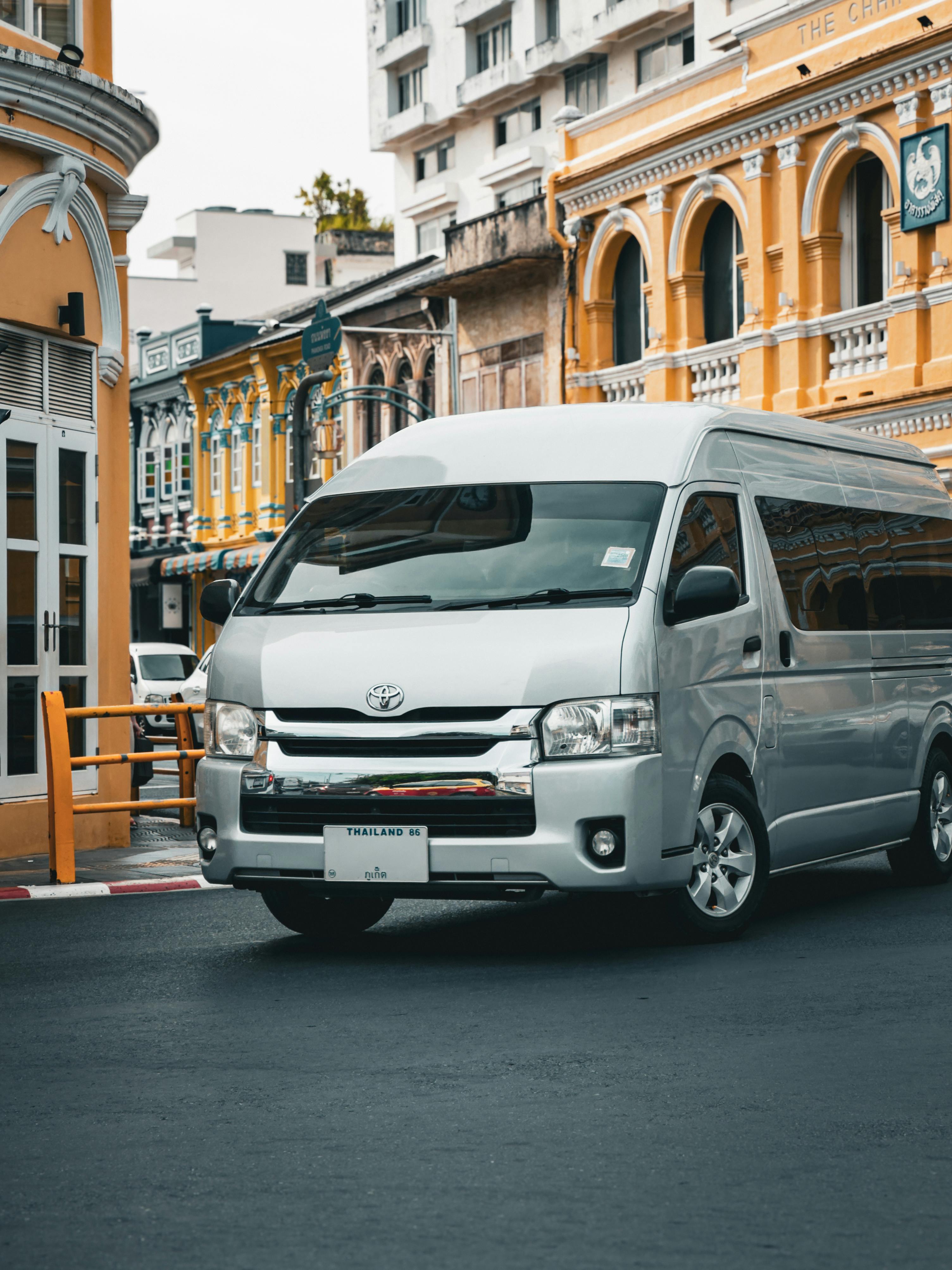 Toyota Hiace Premio